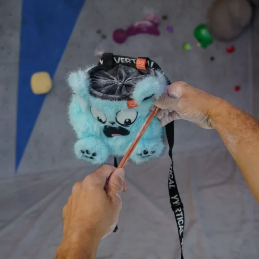 YY Vertical Bear